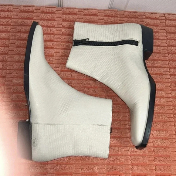 FRAME LeMaddox Lizard bootie EU 36 white boot black zipper - very sexy! EUC - Picture 10 of 15